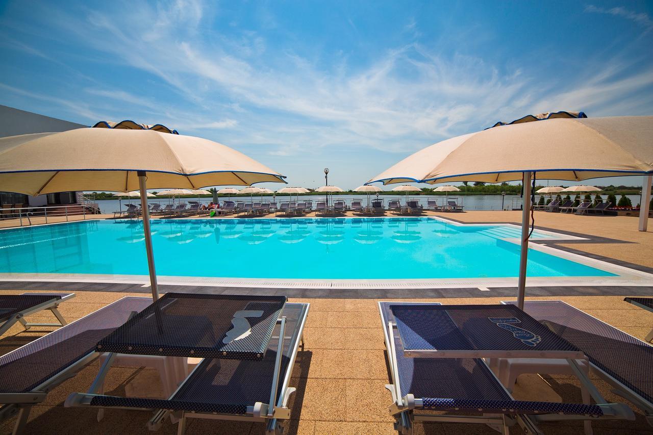 Hotel Evergreen Amara Exterior foto